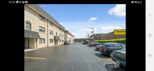 Building Photo - 10700 S Keating Ave