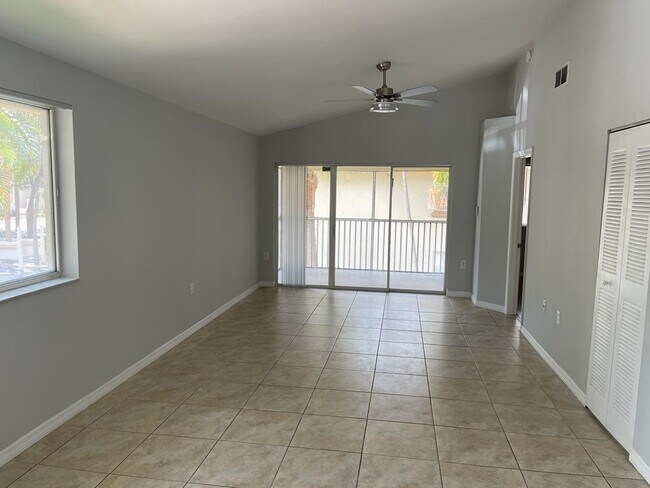 Building Photo - 18201 Glenmoor Dr