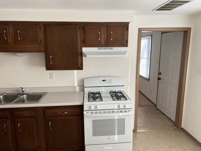 Building Photo - 901 Schluter, Unit A