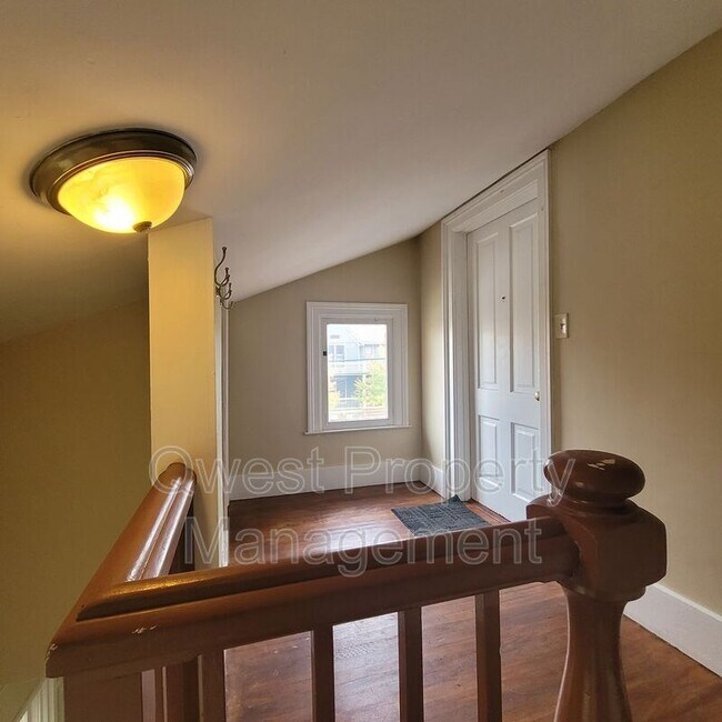 Foto del edificio - 221 Hollister Ave SE