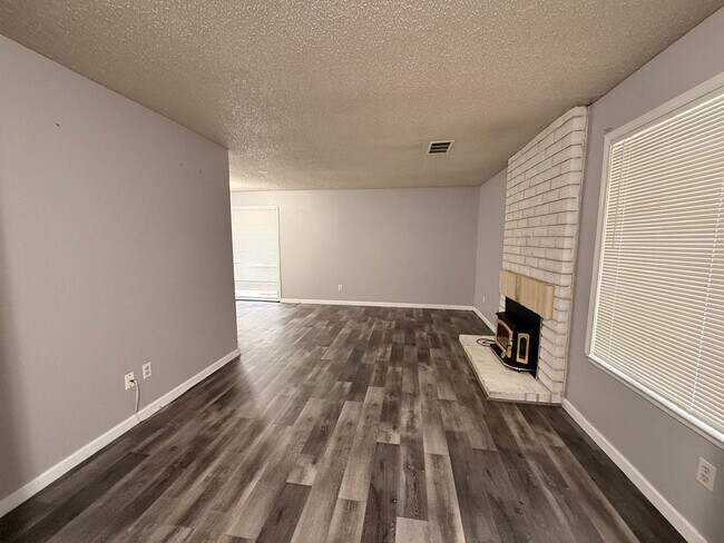 Foto del edificio - Beautiful 3 Bedroom Single-Family Home!