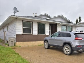 Building Photo - 9310 B-93100 100 Ave.