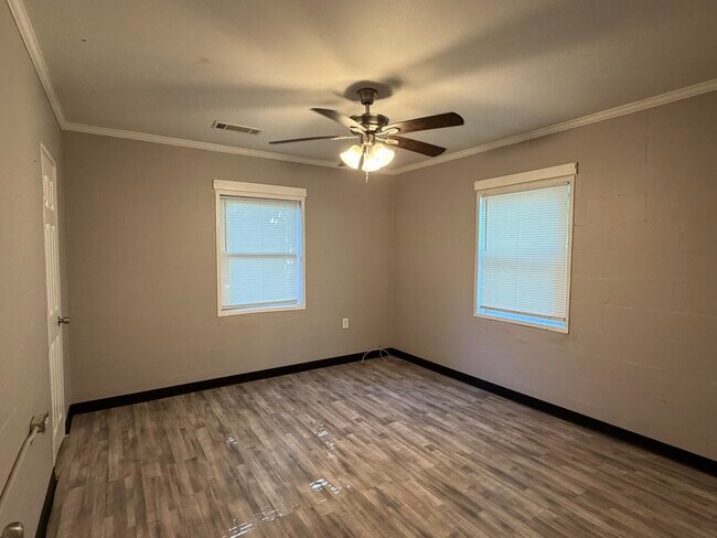 Foto del edificio - 1109 W Wall St