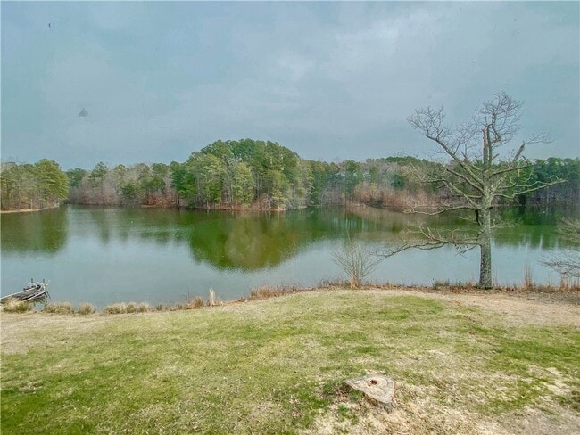 Building Photo - 255 Starritt Ln