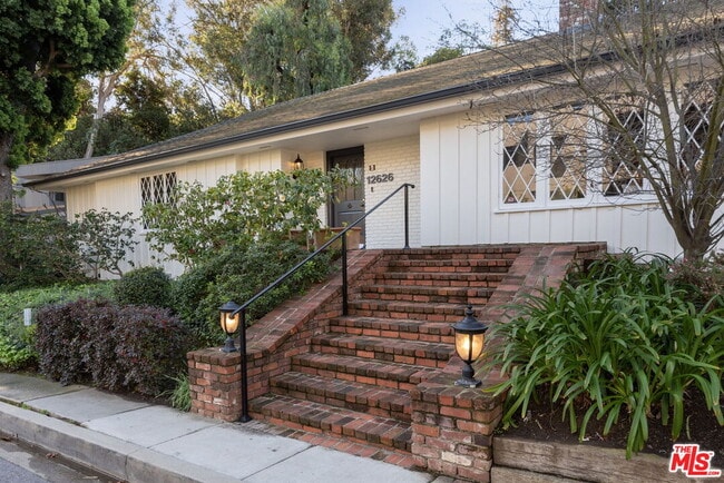 Building Photo - 12626 Homewood Way