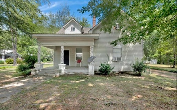 Building Photo - 500 22nd St E