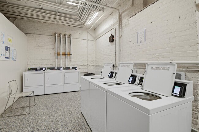 Foto del edificio - 2936 W Palmer St