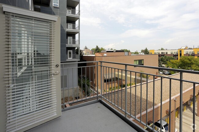 2HAB, 2BA - 1,018 ft² - Emery West Highland