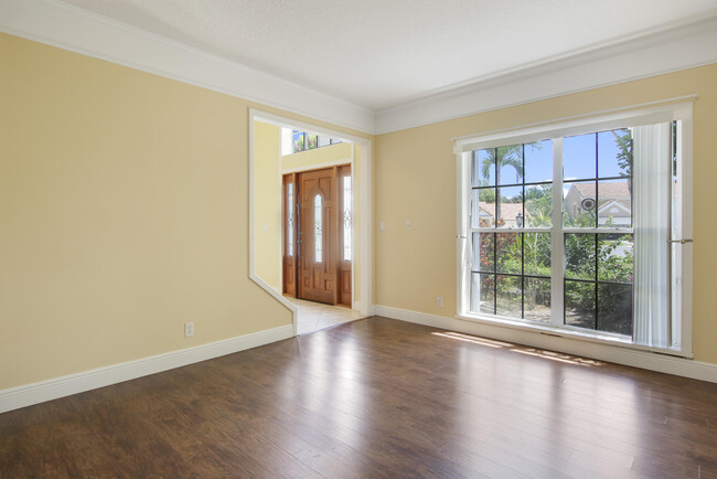 Building Photo - 12901 Marsh Pointe Way