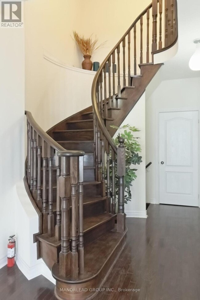 Building Photo - 18 Snowling Dr