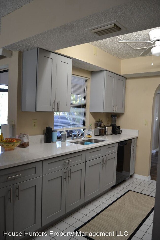 3 br, 2 bath House - 15824 Hennipen Cir - 4