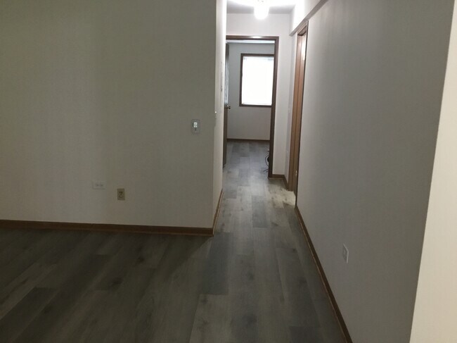 Building Photo - 1704 Sable Ln