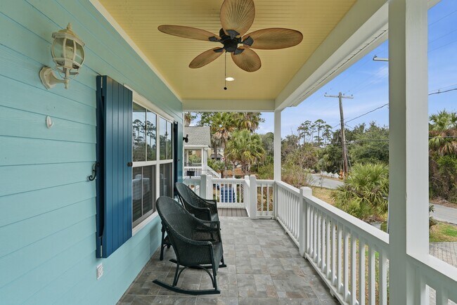 Foto del edificio - Prime Coastal Location!