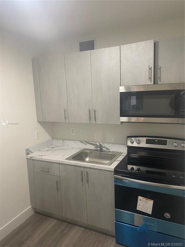 Foto del edificio - 1710 NW 1st Ct