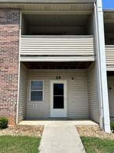 Building Photo - 1524 Pearl Ave