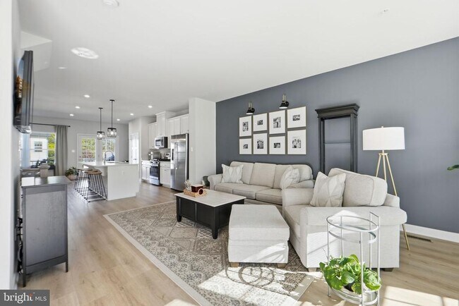 Foto del edificio - 223 Edwin Rd