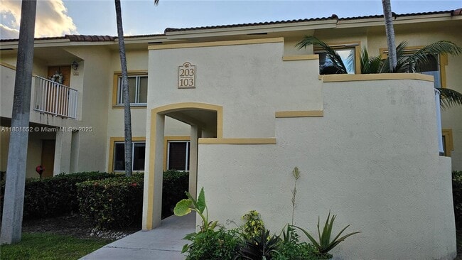 Building Photo - 4785 SW 62nd Ave