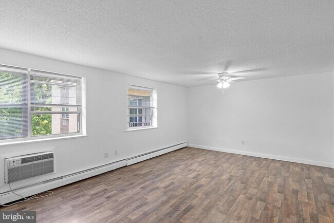 Building Photo - 111 Chestnut St