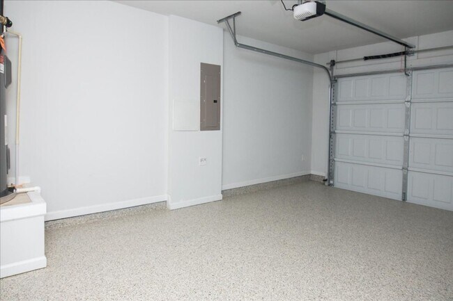 Foto del edificio - Newly Constructed 4bd/3.5ba Minutes From A...