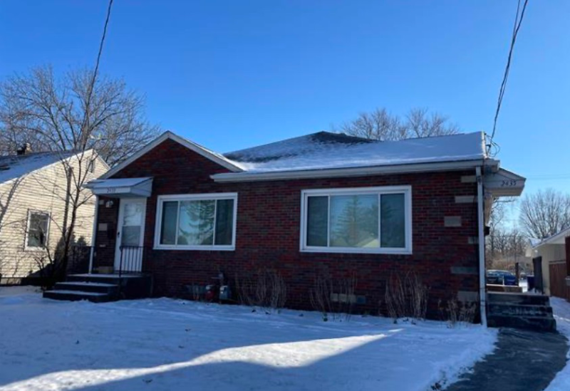 Foto principal - 2433 W Locust St