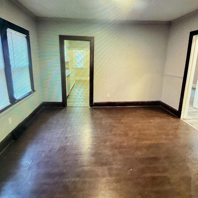 Foto del edificio - 814 Dover Ave