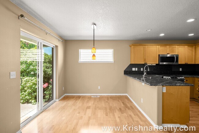 Building Photo - Beautiful  3BD* 2.5 BA* Single Family Home...