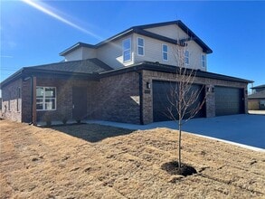 Building Photo - 600 Cosmos St