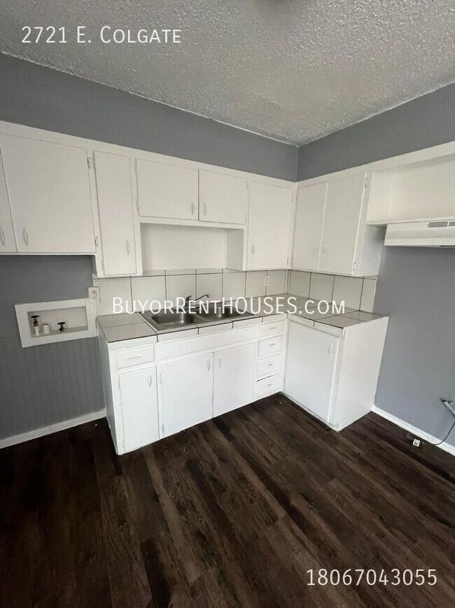 Foto del edificio - PRICE REDUCTION! $499 Move-In Special (+ a...