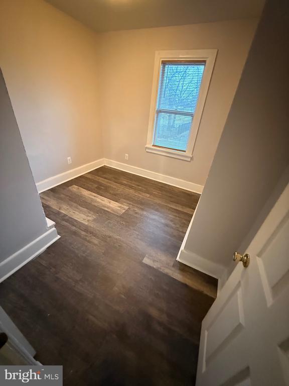 Foto del edificio - 7911 Park Ave