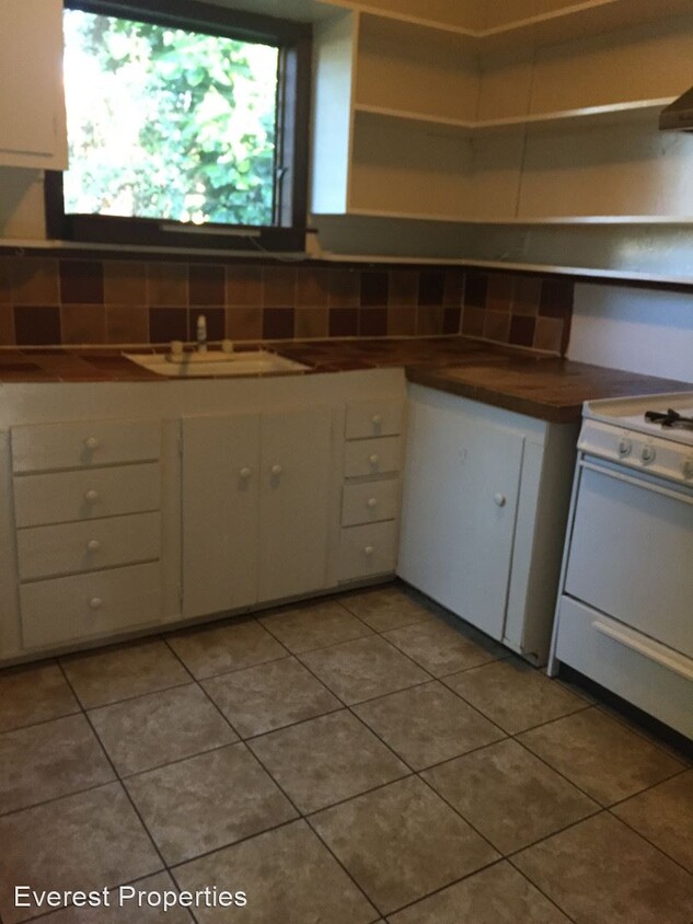 Primary Photo - 2728-2730 Benvenue Ave