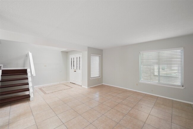 Building Photo - 11683 Village Place Dr