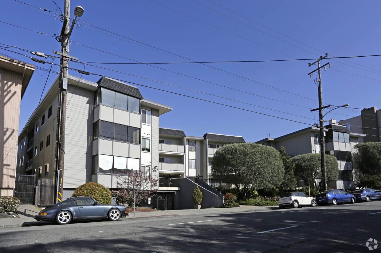 Foto del edificio - 567 Oakland Ave
