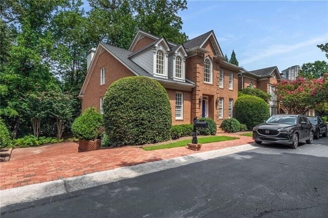 Building Photo - 448 Ivy Park Ln NE