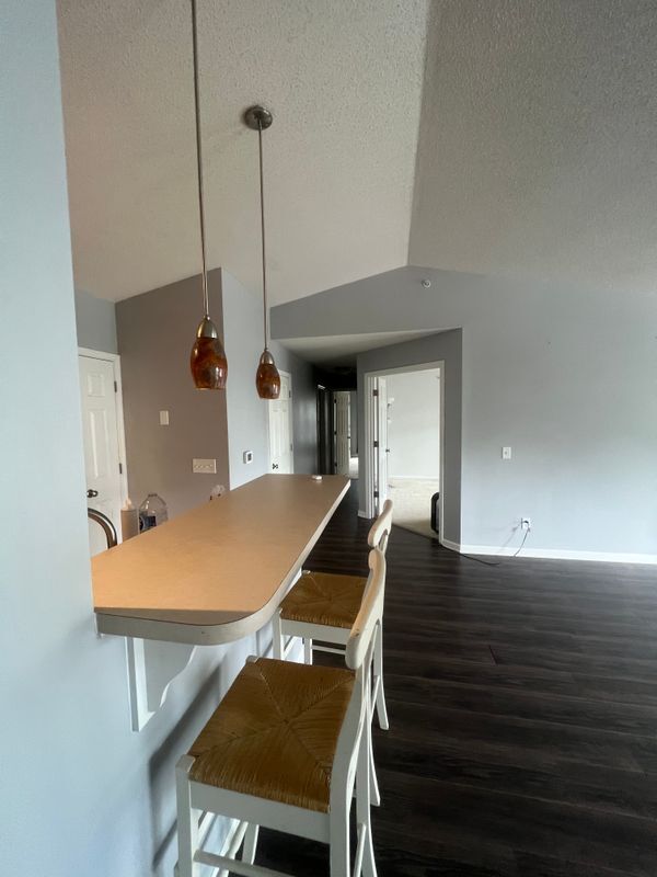 Foto del edificio - 4701 Pennoak Ln