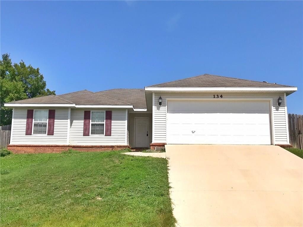 134 Elizabeth St, Huntsville, AR 72740 House for Rent in Huntsville, AR