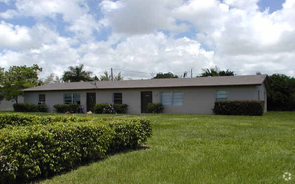 Primary Photo - 3583 Melaleuca Ln