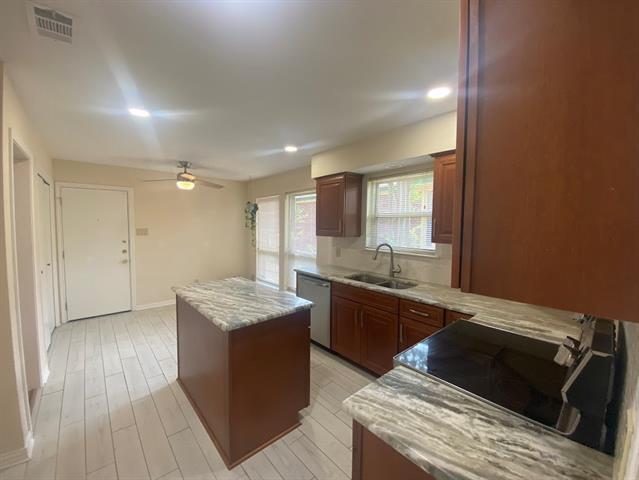 Foto del edificio - 3508 Jonquil Ln