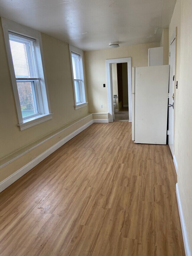 Sala de estar - 870 W Market St