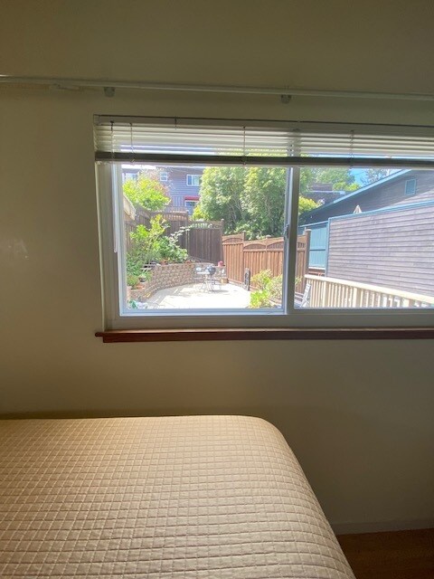 Vista desde el patio desde el dormitorio - 1520 Summit Rd