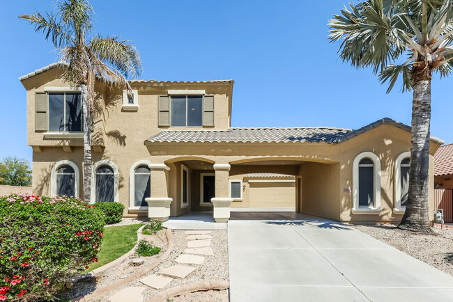 Building Photo - 12620 W Solano Dr