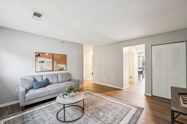 Building Photo - 340 Kenridge Pkwy