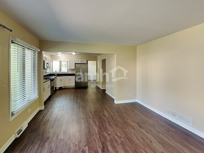 Building Photo - 426 Aristocrat Dr