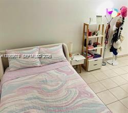 Foto del edificio - 8906 W Flagler St