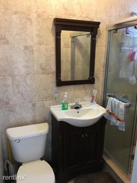 Building Photo - 1730 Bleecker St