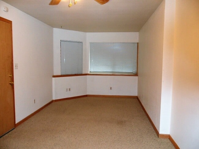 Building Photo - Long Term Rental- 716C Anemone Trail
