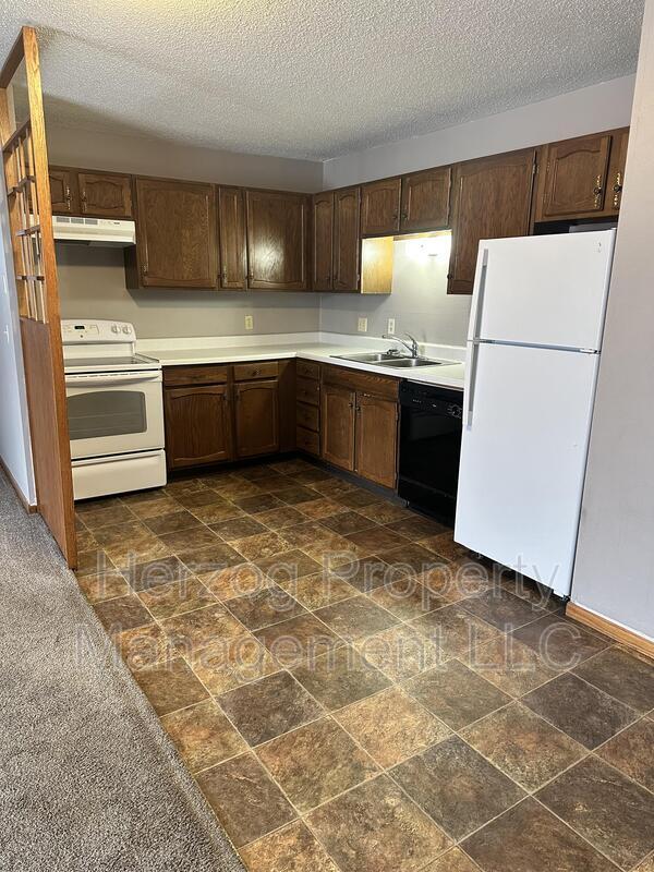 Primary Photo - 1004 N Union Ave