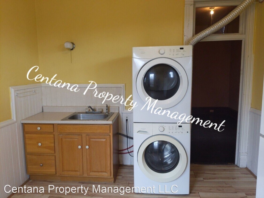 Primary Photo - 2 br, 1 bath Apartment - 425 W. Silver
