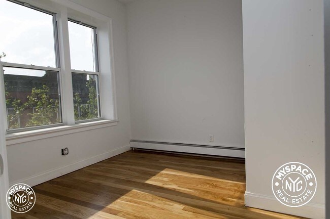 Building Photo - 355 Tompkins Ave