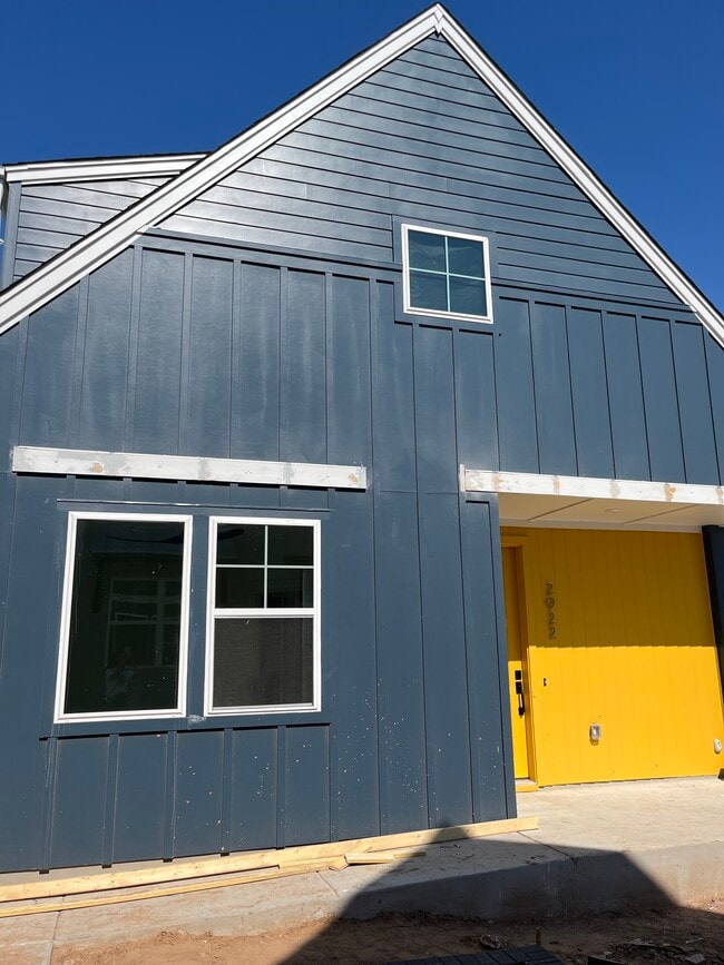 Building Photo - 2922 Chennault St