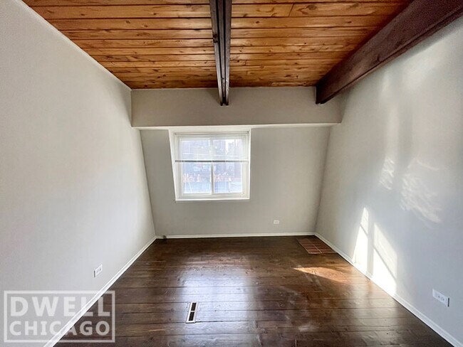 Building Photo - 2712 N Mildred Ave